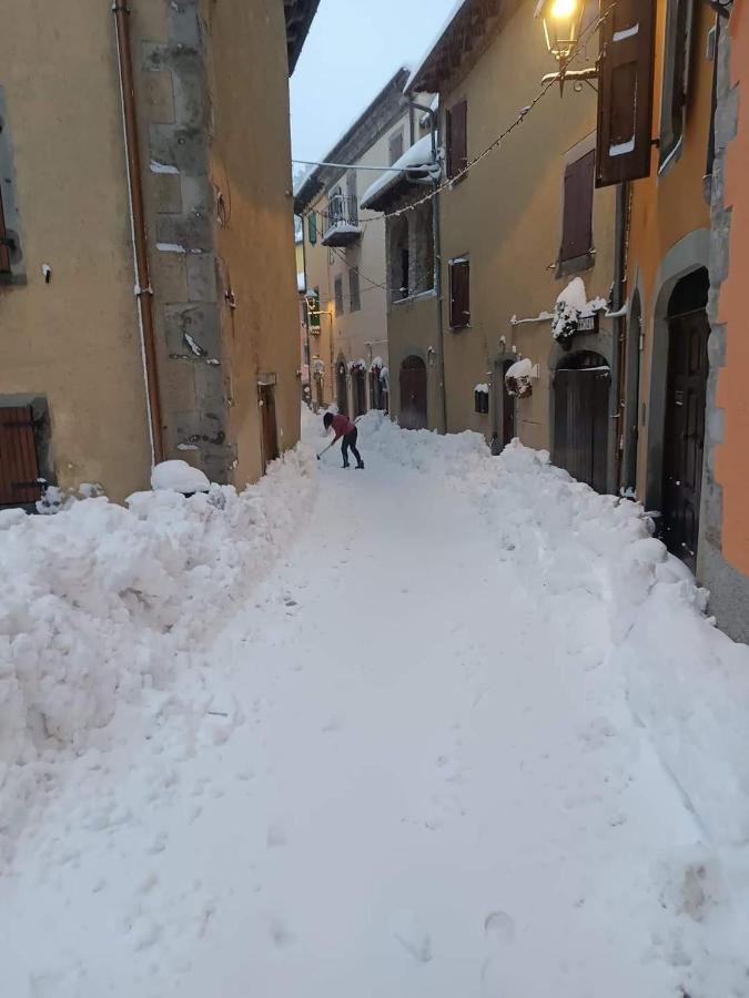 Casa Lorenzo - Nel Centro Storico Di Fiumalbo Leilighet Eksteriør bilde